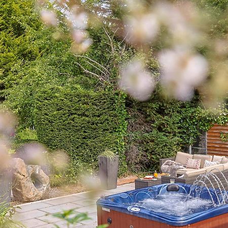 Bramblewood - Cosy Chic, Hot Tub, Close To Beach Stokeinteignhead Экстерьер фото